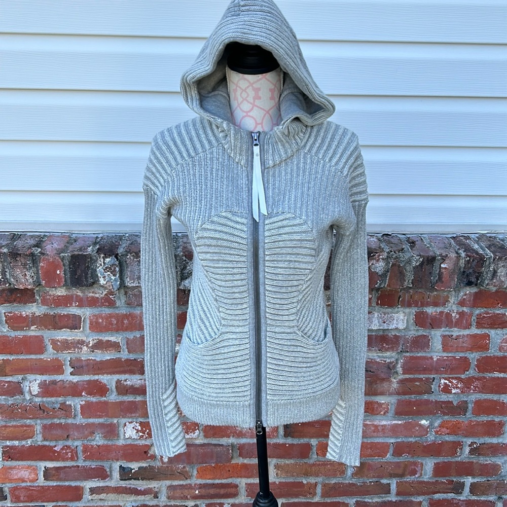 Lululemon athletica Embrace Hoodie Cotton Knit Gray Knit Zip Up Sweater Jacket